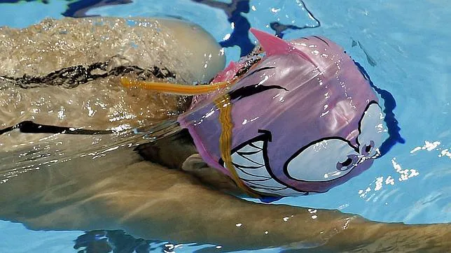 La nadadora de Turkmenistán Jennet Saryyeva, durante un entrenamiento