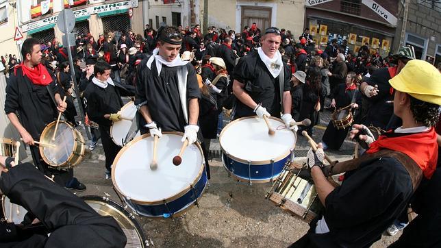 Hellín registra la mayor tamborada de la historia, pero se queda sin récord Guinness