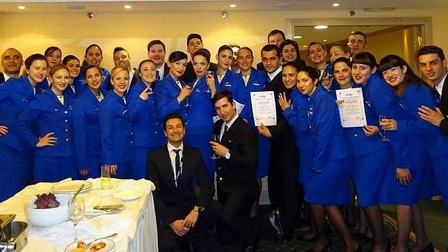 Ryanair seleccionará a jóvenes sevillanos en abril como nuevos tripulantes de cabina