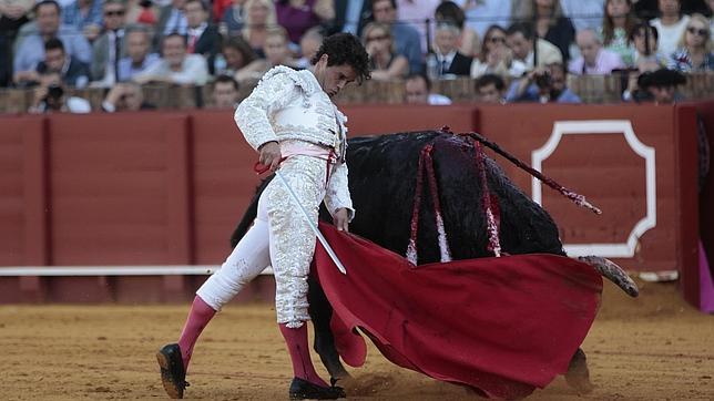 Miguel Abellán y El Fandi salen a hombros en Benidorm
