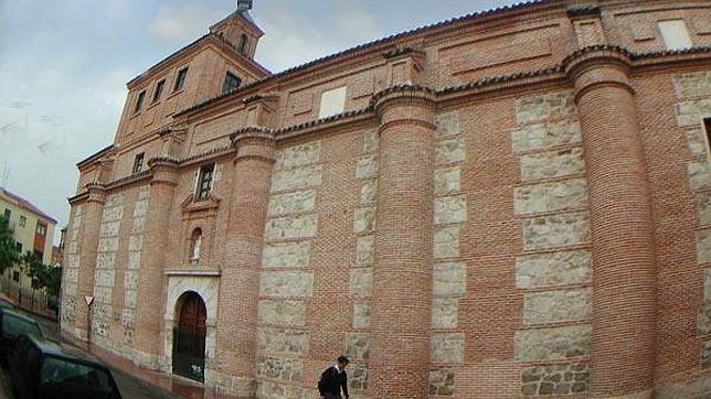 En estado muy grave un cofrade tras caer del tejado de un convento en Alcalá