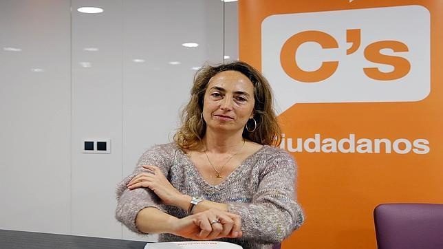 Punset califica de «inviable» atender en la sanidad pública a inmigrantes ilegales