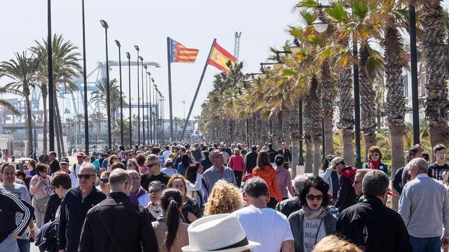 El turismo valenciano apura una Semana Santa de récord