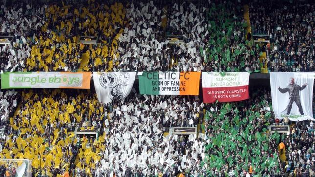 Mosaico con los colores de la bandera irlandesa en Celtic Park