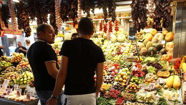 El mercado de la Boquería limita el acceso de turistas para evitar la saturación