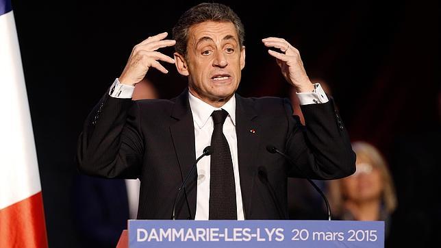 Nicolas Sarkozy, en campaña antes de ganar las elecciones departamentales