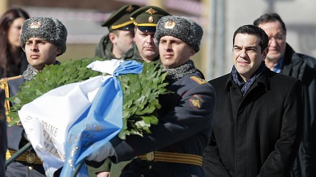 Tsipras llega a Moscú para escenificar su afinidad con Putin