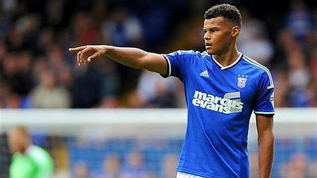 Tyrone Mings, el futbolista caritativo que enamora a Inglaterra