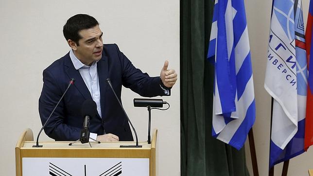 Tsipras dice en Moscú que es optimista sobre la posibilidad de lograr un acuerdo para que Grecia siga en la Eurozona