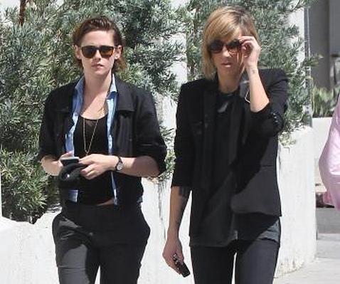 Kristen Stewart pasea con su novia por las calles de Los Ángeles