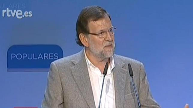 Rajoy, con los candidatos del PP para las autonómicas: «Creo en este equipo»