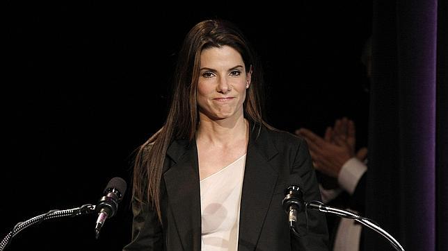 Sandra Bullock a la policía: «Estoy encerrada en el armario»