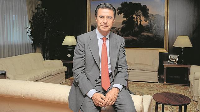 José Manuel Soria: «El turismo creó 65.000 empleos en 2014, un 3,4% más»