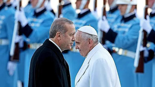 El Papa Francisco, junto a Erdogan, en una visita a Turquía