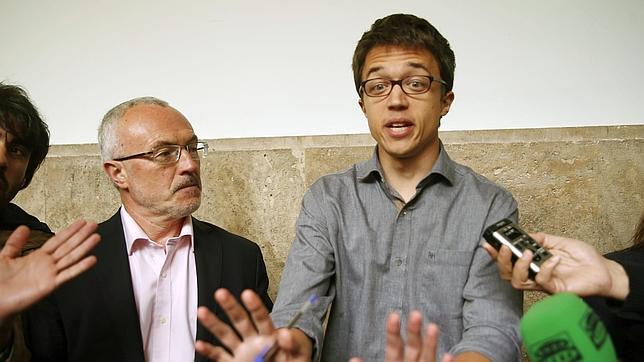 Errejón, sobre el regalo de Iglesias al Rey: «Es en un cierto tono entre broma e irónico»