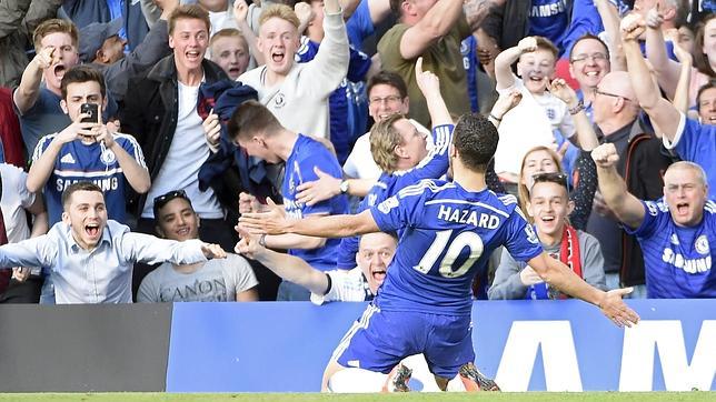 Hazard acerca al Chelsea al título