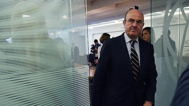 De Guindos saca pecho ante el FMI y destaca el ejemplo de España al hacer las «reformas más completas» del euro