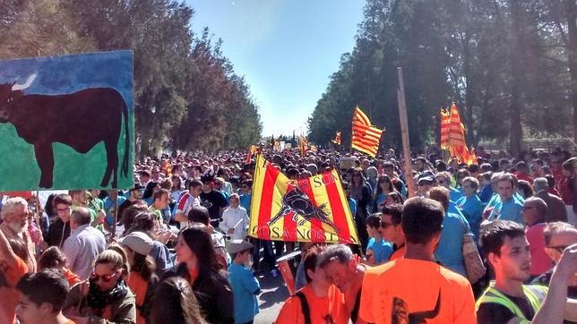 Multitudinaria manifestación de aficionados a los toros en Cataluña