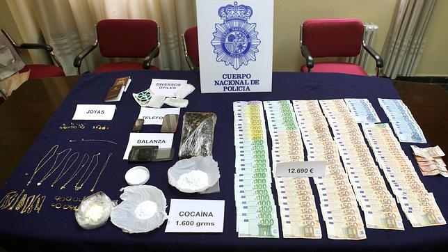 Cae una narcotraficante colombiana cuando huía de la Policía con más de 12.000 euros