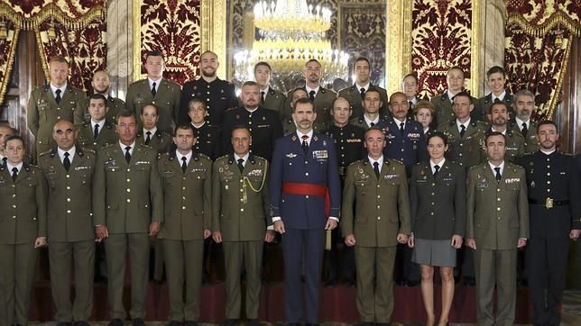 El Rey recibe a los mejores deportistas militares de la Casa Real