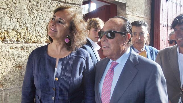 Los hijos de Cayetana de Alba se acercan a Carmen Tello