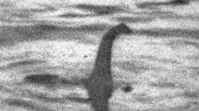 Una de las fotografías atribuidas a Nessie, el monstruo del lago Ness