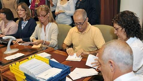 El voto exterior se duplica por la crisis y representa ya el 8% del electorado canario