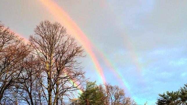 Un arco iris cuádruple: el extraño fenómeno captado en EE.UU.