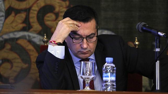 Llorens: «Hubo transparencia y normalidad en la contrata del cementerio»