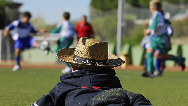 Partido de fútbol de alevines