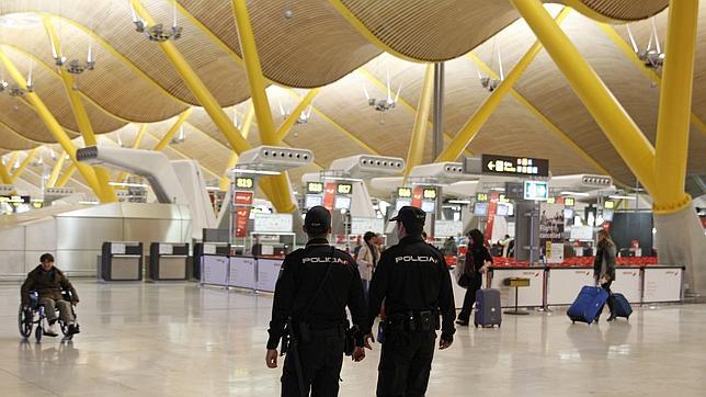 Aena instala tecnología de «iBeacons» en Barajas y El Prat para informar a los pasajeros