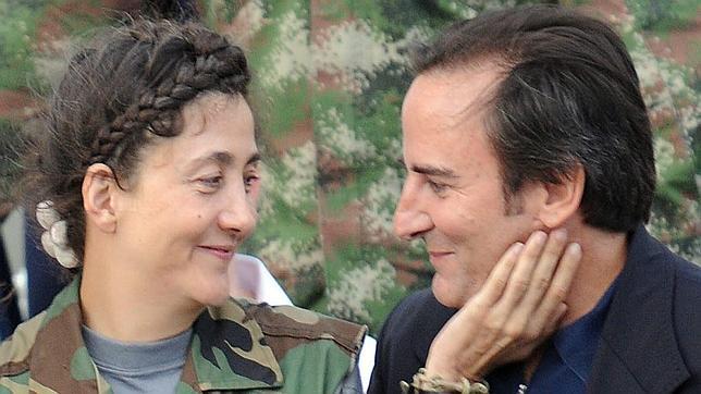 El dinero saca los trapos sucios del matrimonio de Ingrid Betancourt