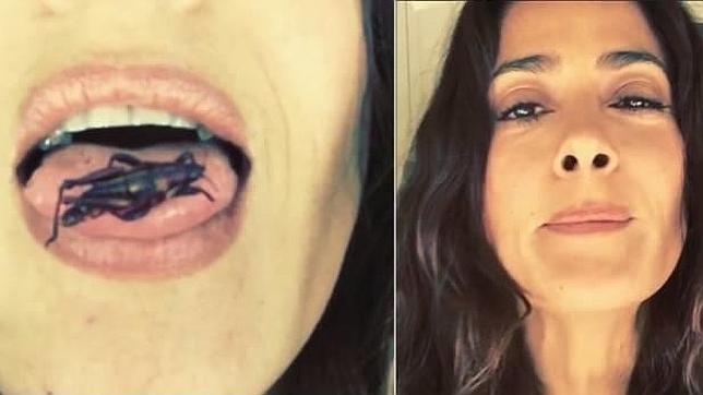 Salma Hayek comparte un vídeo en el que aparece comiendo grillos