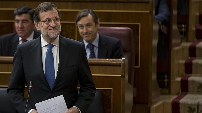 Rajoy defiende la amnistía fiscal del Gobierno frente a la griega y las del PSOE