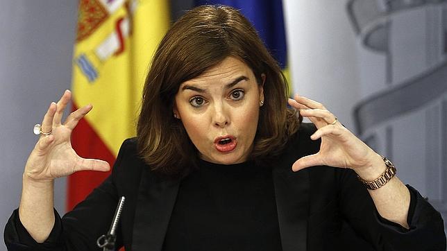 Guindos: «España dejó la recesión hace dos años y, con estas previsiones, puede dejar atrás la crisis»