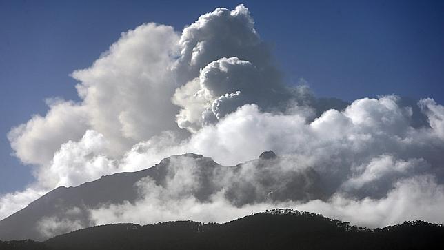 El volcán chileno Calbuco entra en erupción por tercera vez