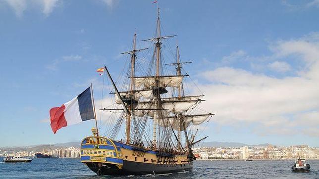 El histórico buque «L'Hermione» echa el ancla en Gran Canaria