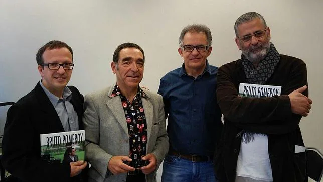 De izquierda a derecha, Miguel Ángel Escudero, Bruto Pomeroy, Pedro Touceda y Emilio Gil durante la presentación del libro