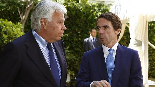 El defensor del pueblo venezolano acusa a Felipe González y José María Aznar de tener «las manos manchadas de sangre»