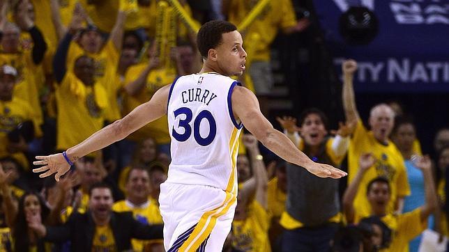 Eligen a Stephen Curry como MVP de la temporada en la NBA