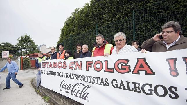 Fin a la huelga de los transportistas de Coca-Cola en Galicia al pactar con Begano