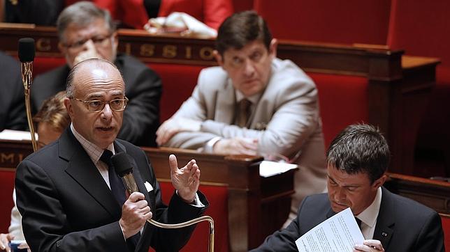 Amplio respaldo parlamentario en Francia a la ley que legaliza prácticas de espionaje