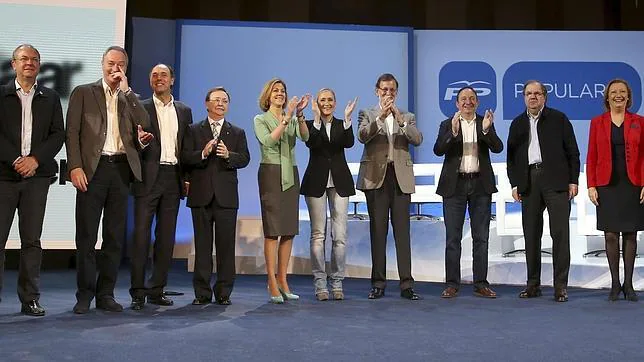 Rajoy, María Dolores de Cospedal y los candidatos autonómicos al 24-M, durante el día de su presentación