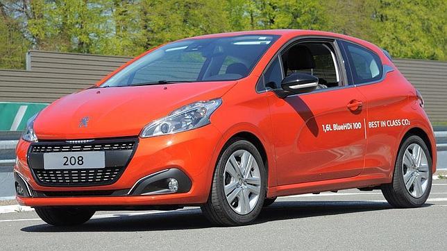 Un Peugeot 208 bate el récord de bajo consumo