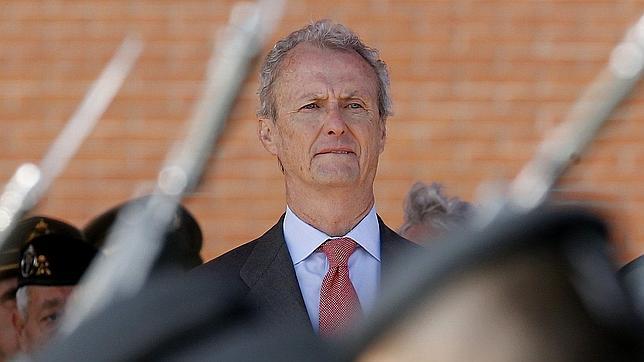 Morenés, primer ministro español en visitar Somalia tras el «Black Hawk» derribado