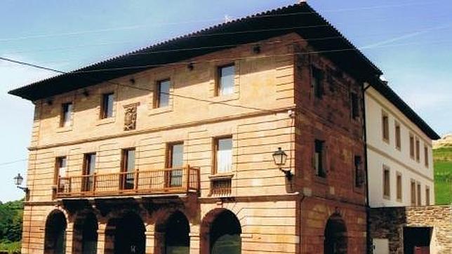 A la venta como hotel un antiguo palacio en el Valle de Baztán