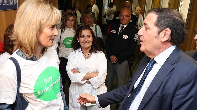 Sáez, durante su visita al hospital de Segovia