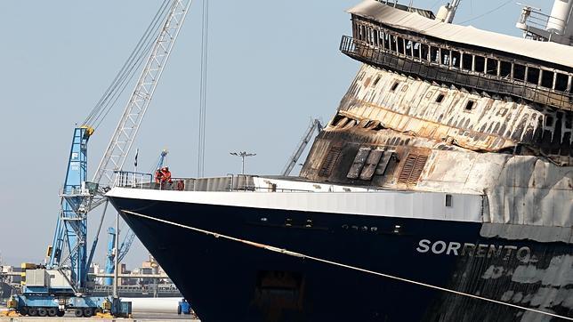 El ferry «Sorrento» llega a Sagunto para descargar e inspeccionar los daños