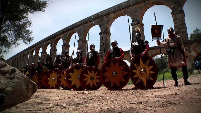 Soldados romanos junto al acueducto de Tarragona
