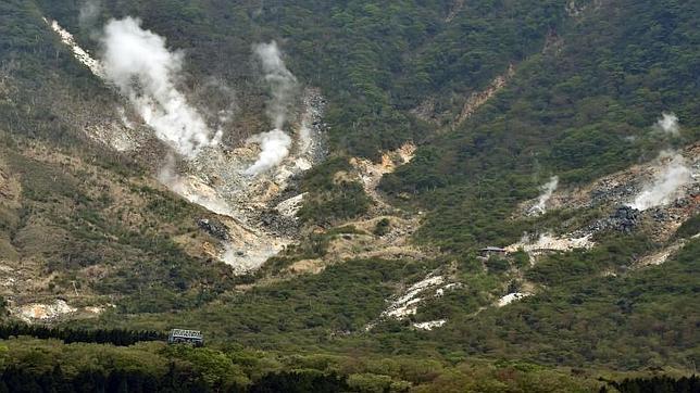 Japón eleva la alerta por erupción de un volcán cercano a Tokio